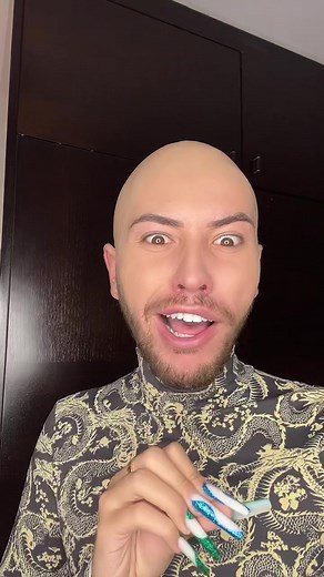 Promettez-moi : une émotion poignante dans 'j'attends l'autobus'