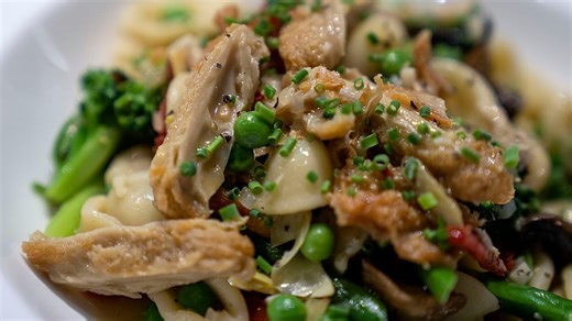 Vídeo. Mensajes virales confunden sobre el veto de carne cultivada en Italia