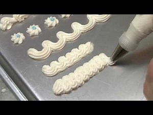 10 Cake Piping Decorations That Can Be Made With A Star Tip