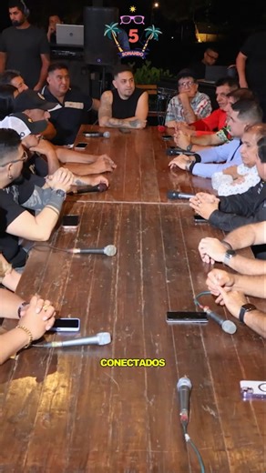 5 Sonando | Música en Vivo on Instagram: "🎧🔥 HOY SE VIENE ALGO IMPRESIONANTE… Porque cuando la gente se une con ganas reales, pasan cosas grandes. Hoy llega un podcast diferente, con locutores y animadores que no vienen a hablar por hablar… Vienen a contar historias, a levantar el ánimo💥 Acá hay vida real, risas, momentos fuertes, emoción, y esa energía que te empuja a seguir. 🎙️✨ Un programa con alma, con calle, con ❤️ #5sonando #músicaparaguaya #talentonacional"