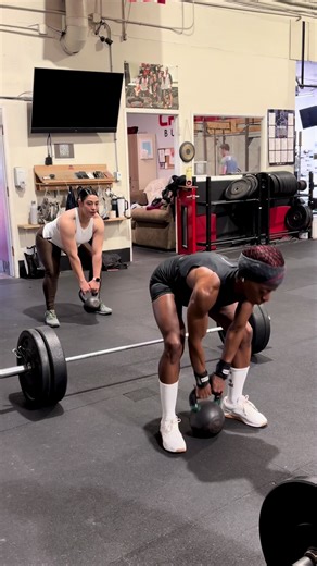53 lb KB swings 🔥#crossfit#GymLife#kettlebellswings#traininsaneorremainthesame#gymreapers