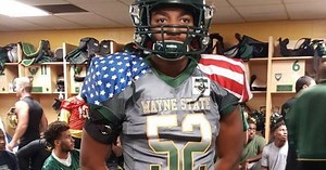 Wayne State unveils 'Medal of Honor' uniforms