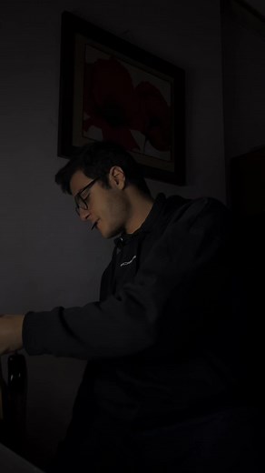 Love Is a B - Two Feet | Guitarist Performance