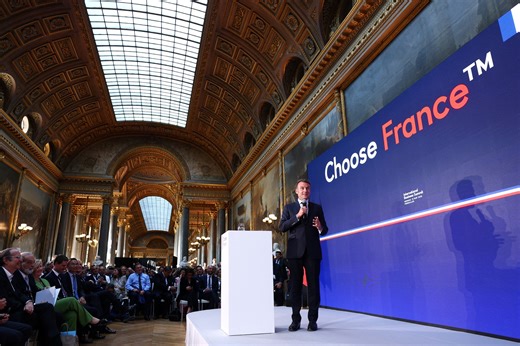 Choose France : sommet record pour Emmanuel Macron 💰🇫🇷 Le 8e sommet Choose France a abouti à près de 40 milliards de promesses d'investissements, dont la moitié sont inédites. Un record pour cet événement organisé au Château de Versailles et cher à Emmanuel Macron. 🎙️ Enora Le Louarn #ChooseFrance #EmmanuelMacron | BFM Business