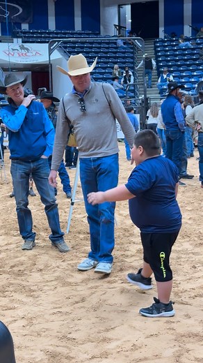 We’re not up on our TikTok dances, but we’re pretty sure this is the Griddy and we’re 𝘥𝘦𝘧𝘪𝘯𝘪𝘵𝘦𝘭𝘺 sure Willie Barron of the Barron-Highsmith Cattle Co./ Short Ranches team and young Jeremiah absolutely nailed it at the Special Kids Ranch Rodeo. | WRCA Working Ranch Cowboys Association