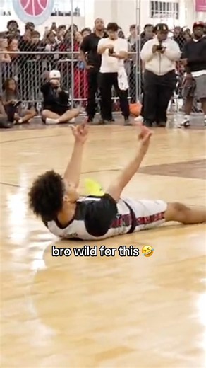 Middle Finger Mid Game Is Crazy 🤣
