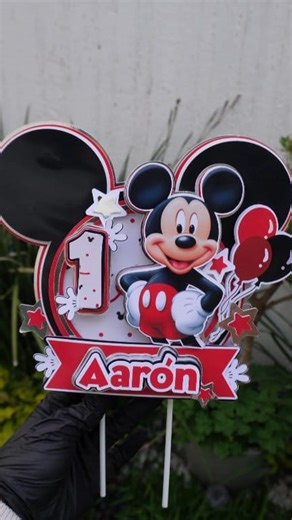 Mickey Mouse cake topper #twistedtoppers | Candy twist