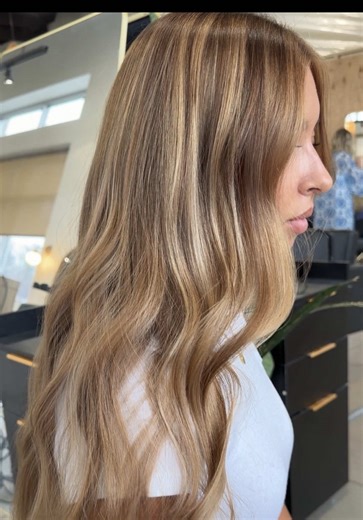 Achieve a Seamless Luminous Hair Finish at Home