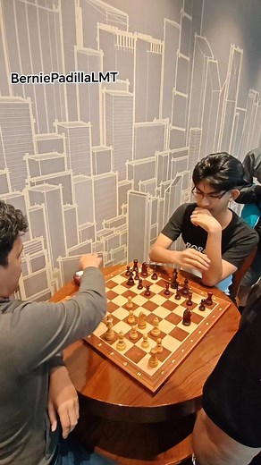 National Master Porras vs International Master Arca Time Control: 3 mins for NM Porras, while 1 min & 20 seconds for IM Arca Venue: 8 Division World Champion Manny Pacquiao Mansion Set 1: Round 1 #fypシ゚ #viralreelsfb #MannyPacquiao | Bernie Padilla Lmt