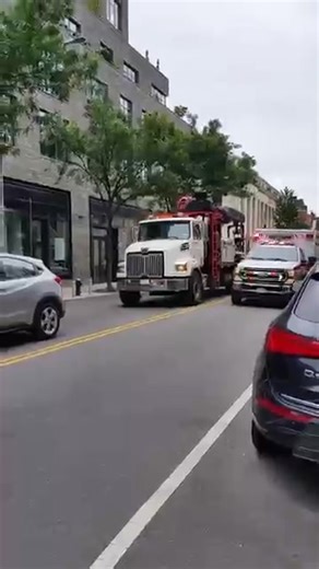 FDNY AMBULANCE Downtown Brooklyn LOUD SIRENS Responding Up Close NYC | WestCoast Fire Media