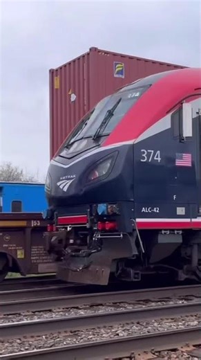 Epic train race between CSX I162 and Amtrak P048 #shorts