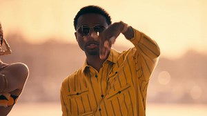 25 million 🔛 one of them days 🔥 Roddy Ricch’s #LIVELIFEFAST is out now everywhere. Get a taste of the heat with "25 million": youtu.be/jfNNoN5g37U Then run and get you the full album 😉 roddyricch.lnk.to/LLF | Atlantic Records