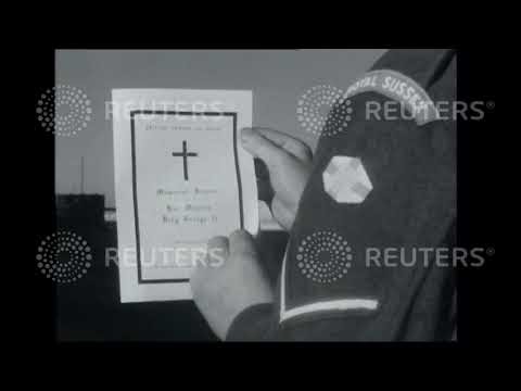 1952 British troops in Egypt hold service of remembrance to the late King George VI