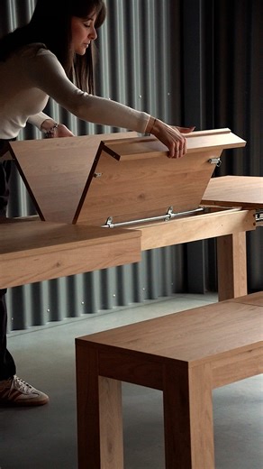 Searching for a minimal dining table and bench for your home? 👀 The Rachele table and bench combine modern furniture design, functionality and minimalist style, creating a dining space that feels organized and welcoming. Perfect for modern homes and everyday living. 🤍 Discover Rachele and shop now on our website. . . #mobilifiver #mobilifiverrachele #table #modernhome #diningroomdecor