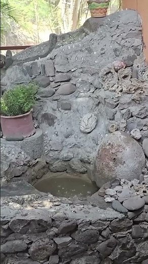 Doña Cuca tiene una caída de agua tipo cascada dentro de su casa. #rancho #cascada #campo #sierra