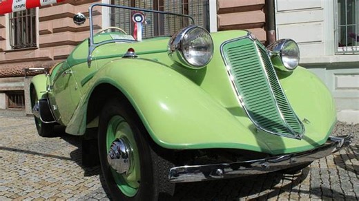 Tatra 75 sport Bohemia je klenot. Vznikla v České Lípě, zůstaly jen dva exempláře