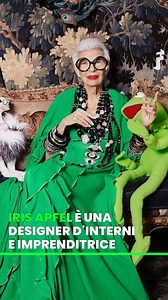 "Non mi vesto per essere osservata. Mi vesto per essere me stessa". La designer d'interni e imprenditrice Iris Apfel è diventata un'icona per il suo stile particolare ed eccentrico, e in questo video ci ricorda l'importanza dell'esprimere noi stessi e la nostra unicità, rompendo gli stereotipi e uscendo dagli schemi. Oggi compie 100 anni e noi vogliamo festeggiarla così | Freeda