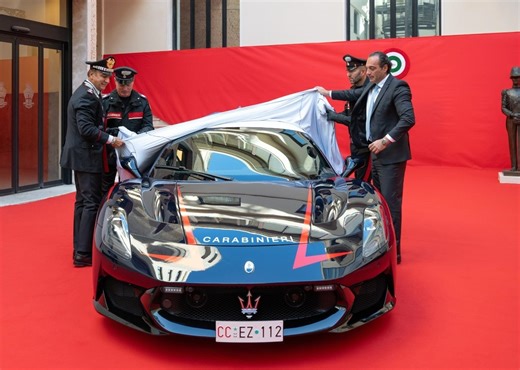 Carabinieri con Maserati MCpura e Alfa Romeo Giulia, formidabile potenza al servizio della vita