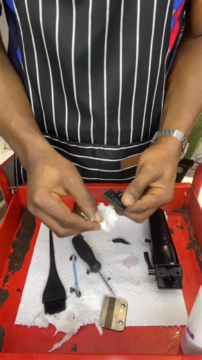 Keeping your VGR clean is key for smooth cuts 💈 In this first part, I’ll show you how to open and prepare the machine for cleaning — the right way! Don’t miss Part 2, where I’ll show how to couple it back perfectly 👌 #VGR #BarberTips #SunnyCliq #ClippersCare” #activefollowers | Sunny CLiq