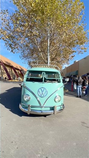 🇺🇸🚐 Volkswagen Type 2 "Microbus" — The ultimate symbol of freedom, adventure, and the open road