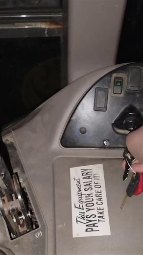 4BT Cummins cold start #4bt #cummins #case #backhoe #coldstart #heavyequipment #mechanic #diesel