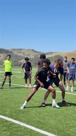 Protect the ball 📝 #soccer #football #footballskills #footballskillschallenge #soccerskills #how