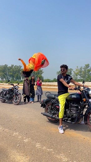 1.8M views · 10K reactions | Ye video reverse nhi hai  #fbreelsvideo #fbreelsfypシ゚ #reelsfypシ #reelschallenge #flexibility #fb #gymnastics #viralvideo #viralpost #viralreelsfb | Shalu Kirar | Facebook