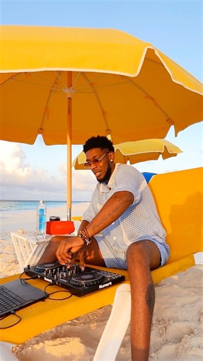 10 reggae songs everyone should know! 🌴☀️🎶 which one is your favorite? Let me know in the comments! #ReggaeSunday #ReggaeLove #ClassicReggae #GoodVibesOnly #IslandMusic #fyp #explorepage | DJ Stylez