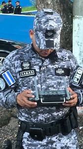 La Unidad de Patrullaje Aéreo no Tripulado de Observación y Seguimiento de la Policía Nacional Civil realiza monitoreos en las inmediaciones del estadio Cuscatlán, donde esta noche se realizará un encuentro deportivo de Primera División. | Canal 10