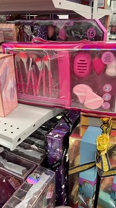 Don’t sleep on burlington! Affordable gifting sets and and Christmas decor ❤️🎄 #christmasshopping #burlingtonfinds #burlingtondeals #christmasgifting #holidays #burlington #decor #christmasdecor #homedecor | shanicelashaystyle