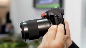 EOS M50: Canon bringt preiswerte Systemkamera mit Video-Fokus