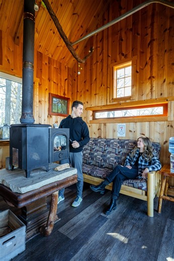 Sitting by the firepit with someone you love 🥰 Tag who you’re bringing to the cabin this fall ⏬ 📍 Raven Rock Cabin 📷 instagram.com/journey.more Learn more about our rentals: linktr.ee/ravenrockmountain | Raven Rock Mountain