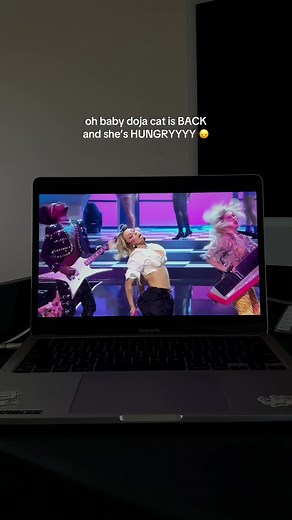 Doja Cat's Epic Comeback Performance at VMAs 2025