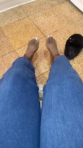 2.3K views · 23 reactions | Put a foot peel mask on my feet and was supposed to taller it off after 60-90 minutes i slept in it overnight to get the “MAXIMUM EFFECT” and LOOOOK 沈沈沈 #hypnoticjada | Jada Mone't | Facebook