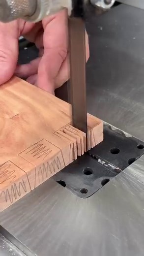 368K views · 535 reactions | Making hand-cut dovetails and trying some of Rob Cosman’s nifty tricks.  | The Wood Whisperer | Facebook