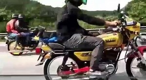 680K views · 1.1K reactions | Apabila otai2 beraksi di jalanan.acah2 segan nak tunduk.min igt otai ni risau jiran dye tengok kot藍藍藍藍 #admin_MetaL | Geng² Superman Highway | Facebook