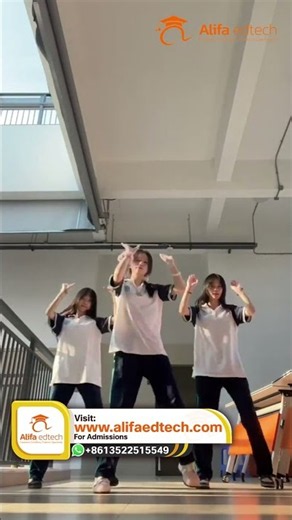 High School Corridor Dance | Three Friends Slay Synchronized Choreography in School Uniform