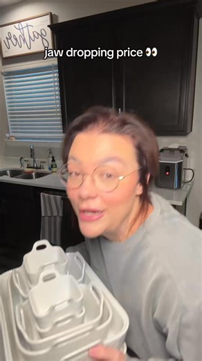 Upgrade your kitchen with the Temp-tations Carved Willow 9-Piece Bakeware Set — elegant, durable, and designed for everyday cooking or special occasions. Each piece features upswept handles for easy carrying and a timeless carved design that looks beautiful from oven to table. Perfect for casseroles, desserts, side dishes, and holiday baking, this versatile set makes it easy to prep, bake, and serve with style. This 9-piece ceramic bakeware set is oven, microwave, refrigerator, and dishwasher sa