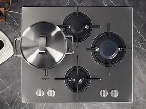 Want faster cooking without using extra energy? Our Direct Flame Technology delivers perfectly even heat thanks to 420 tiny holes, meaning heat gets directed towards the base of the pan saving up to 20% in energy and cooking time vs a standard gas hob! Find out more at: https://www.hotpoint.co.uk/Innovation/Built-in-Gas-Hobs | Hotpoint