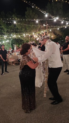 🇨🇾 The traditional Cyprus money dance at Michaels & Koullas wedding! 💞 #djpietro #djcyprus #weddingcyprus #cypruswedding #moneydance #cyprusmusic #cyprus | DJ Pietro