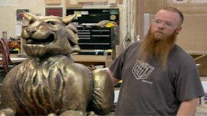 Watch Museum Men Season 1 Episode 9 - The Levitating Throne