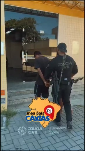 MeuPaís Caxias on Instagram: "PRISÃO NA COMUNIDADE VAI QUEM QUER - CAXIAS 13/01/26 Policiais civis das especializadas da Baixada Fluminense prenderam quatro trafic#ntes, na Comunidade Vai Quem Quer, em Duque de Caxias. Dentre os presos, está o crim#noso apontado como gerente do tráf#co na localidade."