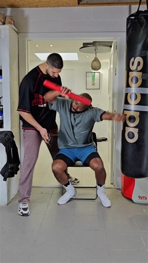 I can't rest with all this going on, so let's get to work quickly. #boxinglearning #boxingtechnique #fitness #boxingskills #teacher #tips | Jonathan Male Jordao