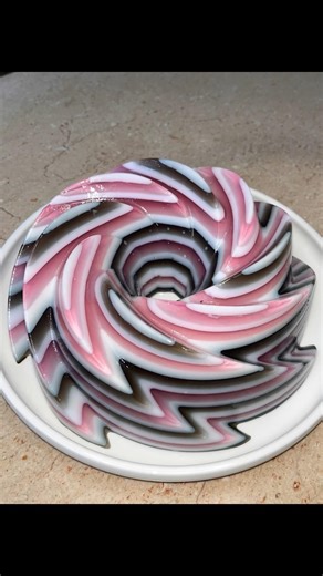 enjoy me making a blackberry & cherry jelly cake 🖤❤️ #asmr #jellycake #dessert #jello #shorts #diy