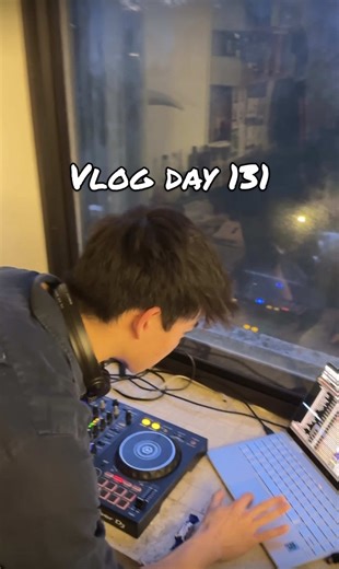 #learning new #skills #DJing with @groovetripos! From meeting them randomly in a night out to be on the decks #mixing behind the #djdecks is amazing! Looking forward to next club night with them and hopefully you’ll see me there on the decks!