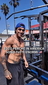 Altro che 💣💣 qui Arnold usava i pesi tarocchi peggio di Goku 😂 Info Coaching in Dm se vuoi essere seguito da me. @1supps | cod ENAS se vuoi diventare enorme a prezzi ridotti . . . . . . #gym #venicebeach #losangeles | Gian Marco Enas