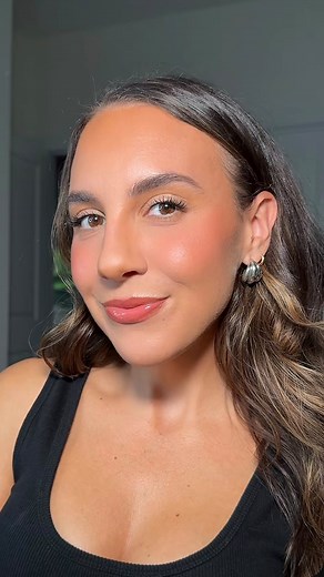 Caitlyn Dominic | Charlotte Makeup Artist on Instagram: "an easy makeup tutorial just for you!🩷 listing all the products used below: @peaceoutskincare eye patches @rhode lip balm + glazing mist + cream blush in tan lines @thayers milky toner @jonesroadbeauty eye cream + lip pencil @byoma glow serum @caliray sun drops @diorbeauty foundation stick @hudabeauty color corrector, concealer + powder @copinibeauty (formerly Reforme) contour wand @yslbeauty bronzer in 03 @armanibeauty blush in 51