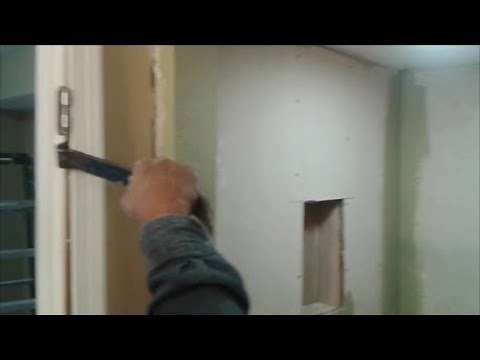 How To Remove Trim Molding From Door Frame - DIY