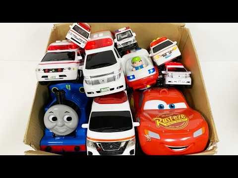 救急車のミニカーが走る! 緊急車両 坂道 サイレン音☆Miniature ambulance car running! Emergency vehicle hill siren sound