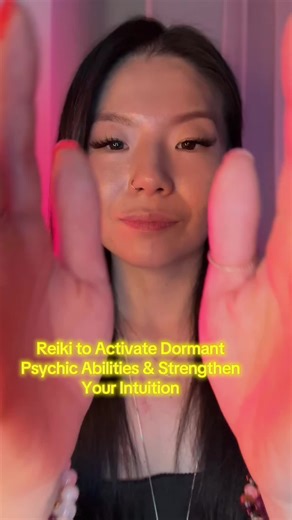 ✨ Deep within you are psychic gifts that may be dormant — intuition, clairvoyance, inner knowing, and spiritual sight, etc. This Reiki session gently awakens those gifts, helping you see, sense, and trust the guidance of your higher self & intuition🌌 💫 As you receive, i cleanse, balance and open your third eye, clearing ur energy🔮 You’ve always had these gifts… youre just remembering them. Using a 7 chakra wand and hematite w/ amethyst🩷🩷 #reiki #psychicgifts #spiritualawakening #psychicabil